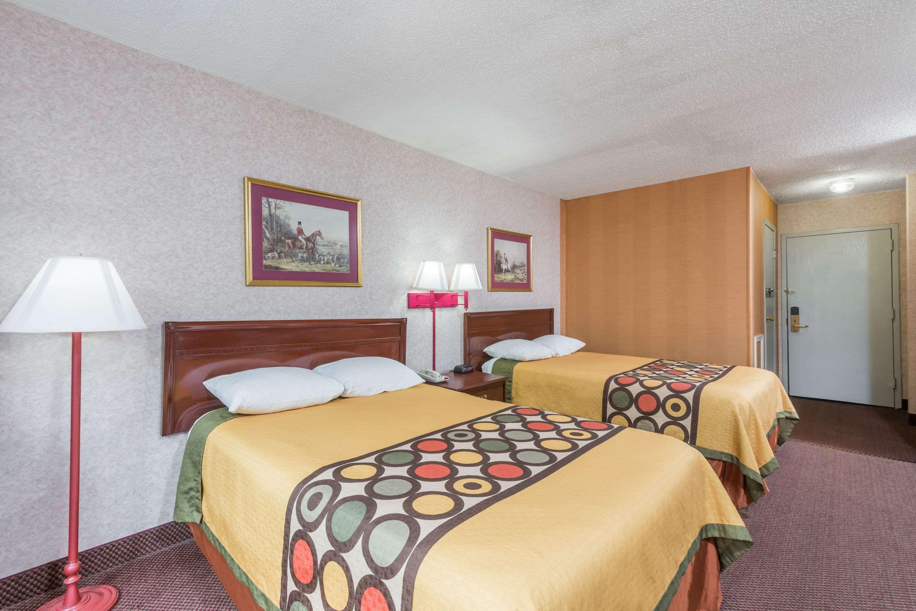 Super 8 By Wyndham Hancock Md Εξωτερικό φωτογραφία