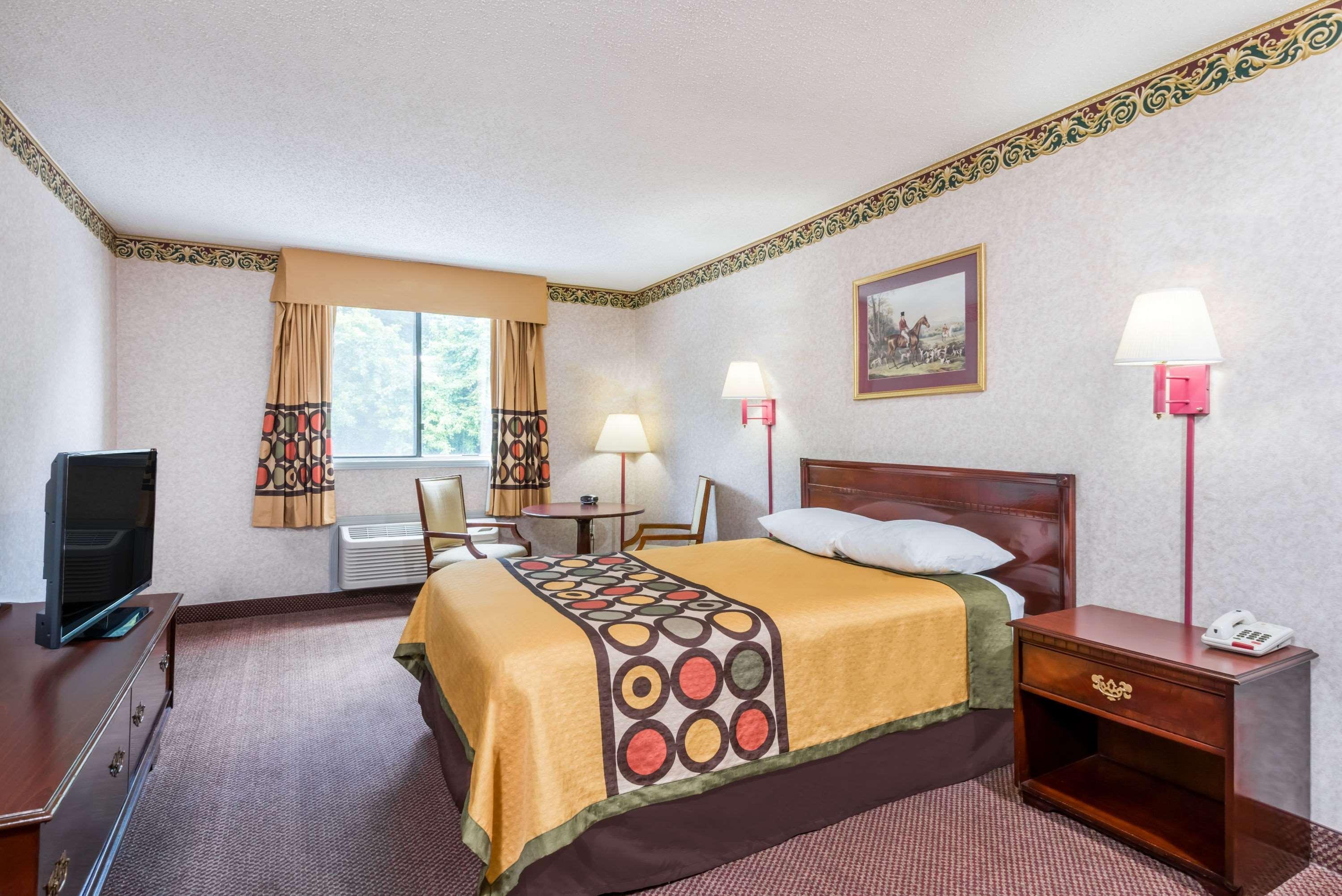 Super 8 By Wyndham Hancock Md Εξωτερικό φωτογραφία