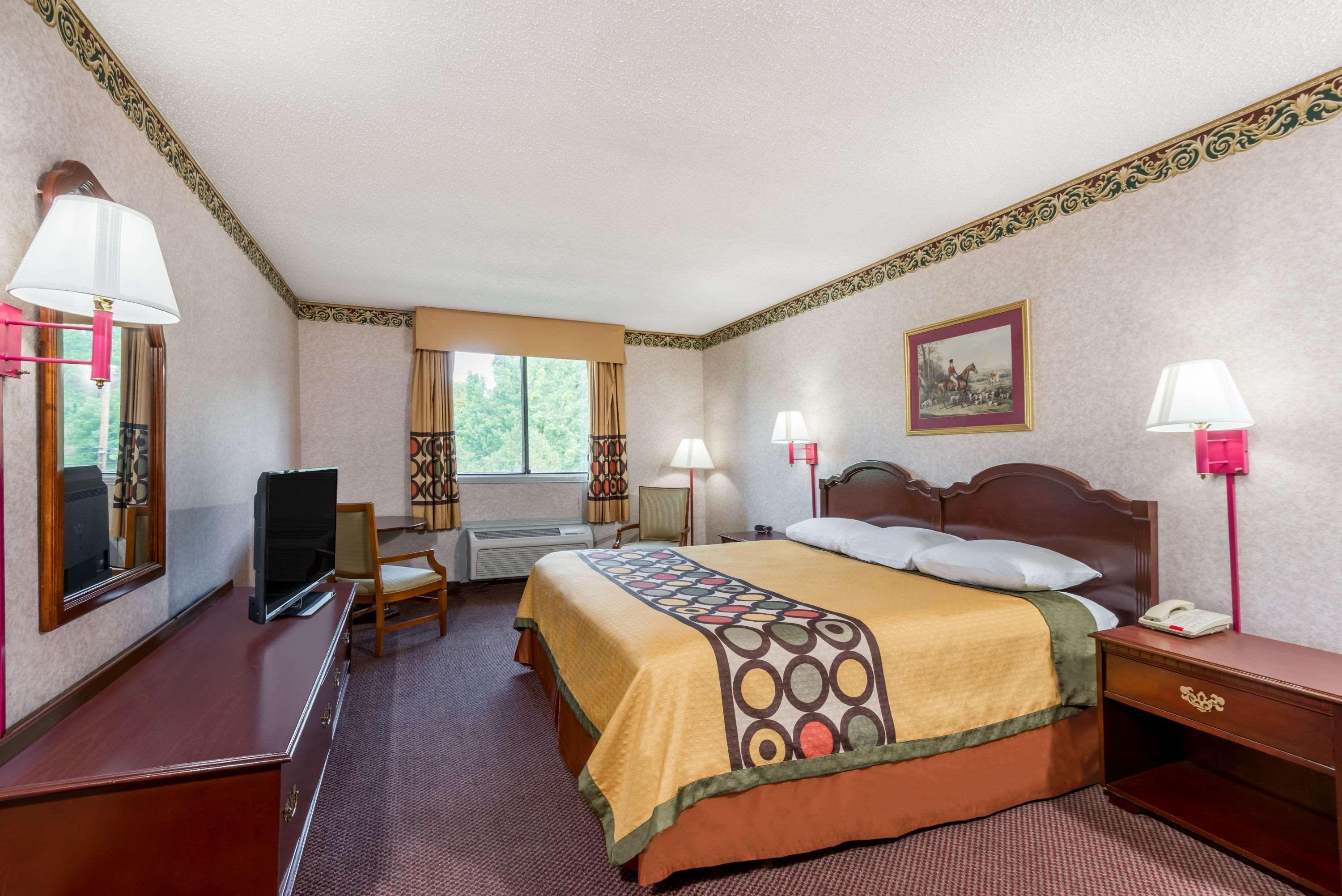 Super 8 By Wyndham Hancock Md Εξωτερικό φωτογραφία