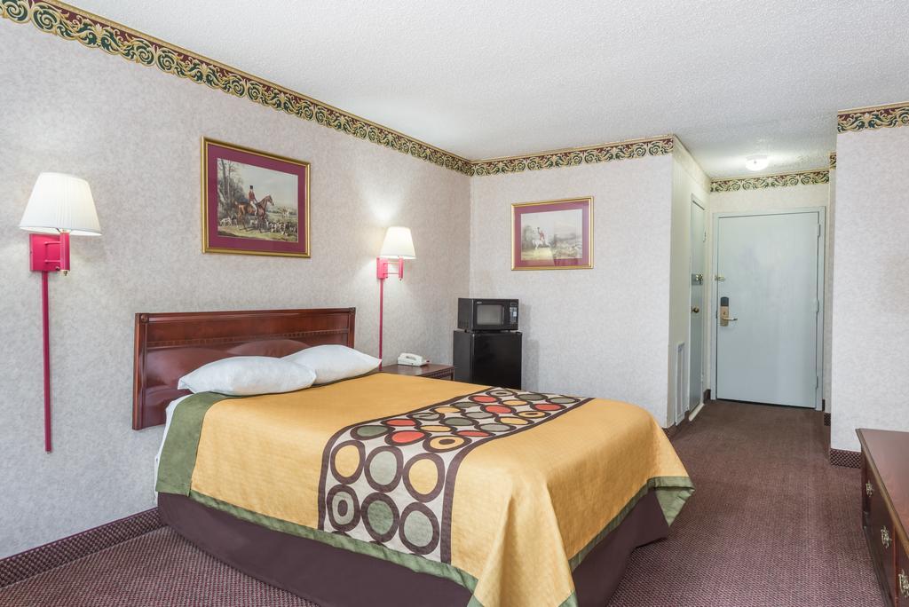 Super 8 By Wyndham Hancock Md Εξωτερικό φωτογραφία
